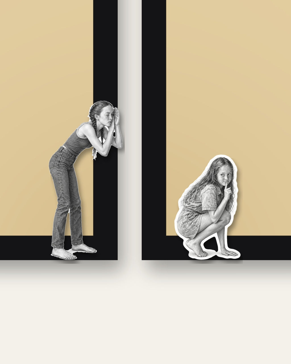 Gap Peek – close-up of the two wooden figures at the gap between the frames