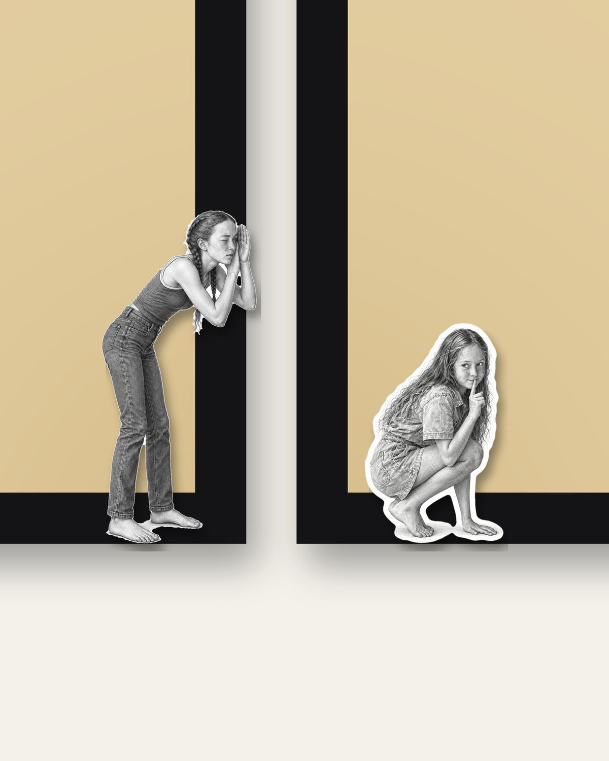 Gap Peek – close-up of the two wooden figures at the gap between the frames